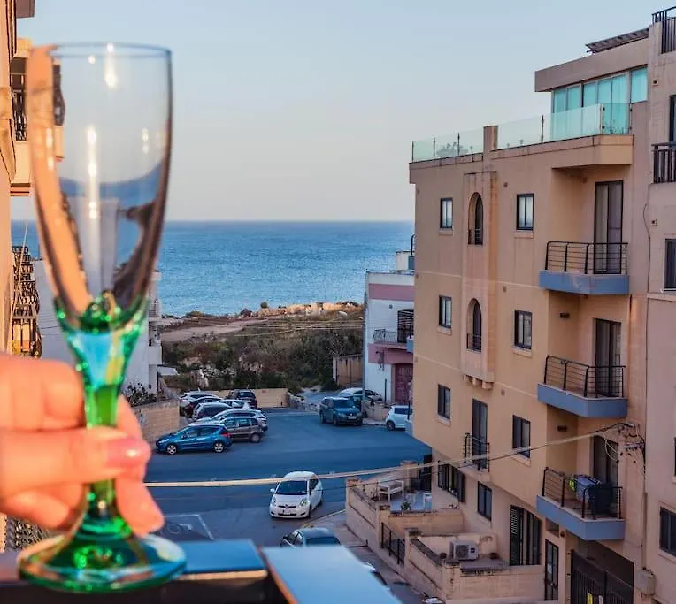 מרססקלה Sea-View Studio Apartment - Sleeps 2 מלטה